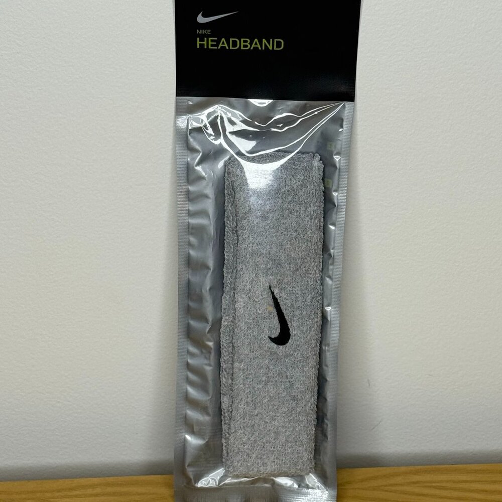 Nike Headband – Sweat-Absorbing Sports Headband for Running, Training & Fitness